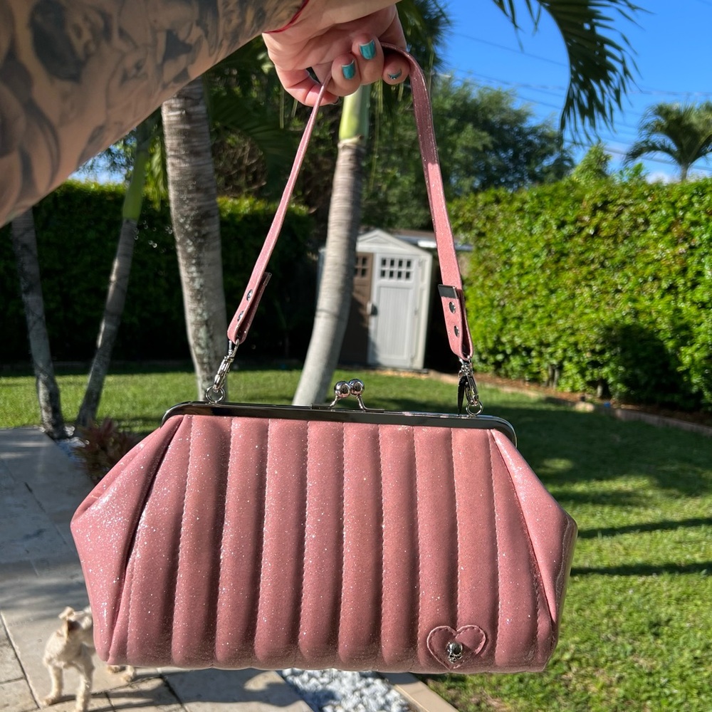 Unique Gorgeous Rose Kisslock shoulder bag. Never used. Handmade.Vintage modern